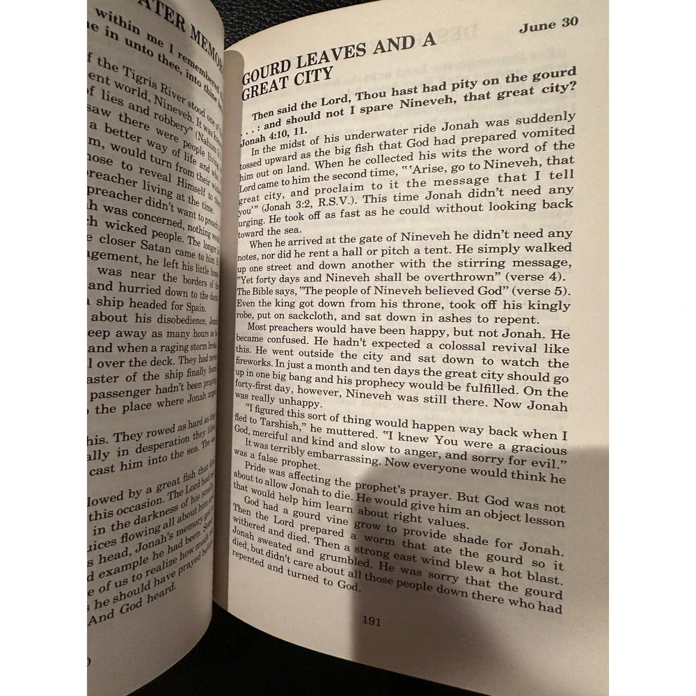 Catch the Bright Dawn Jan Doward 1978 Hardcover Devotional Religious Book